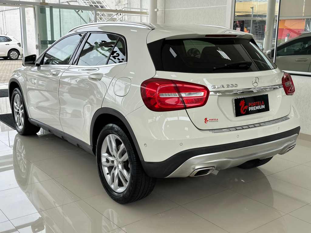 Imagem do veículo MERCEDES-BENZ GLA 200 1.6 CGI ADVANCE 16V TURBO FLEX 4P AUTOMÁTICO