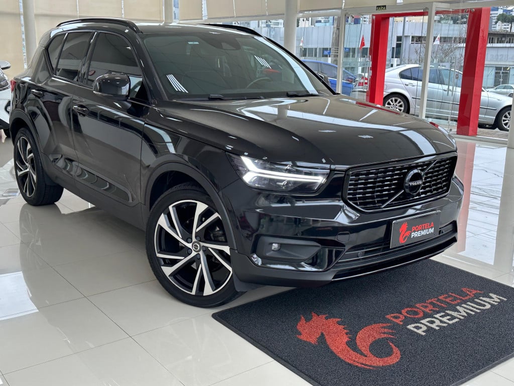 Imagem do veículo VOLVO XC40 2.0 T5 GASOLINA R-DESIGN AWD GEARTRONIC