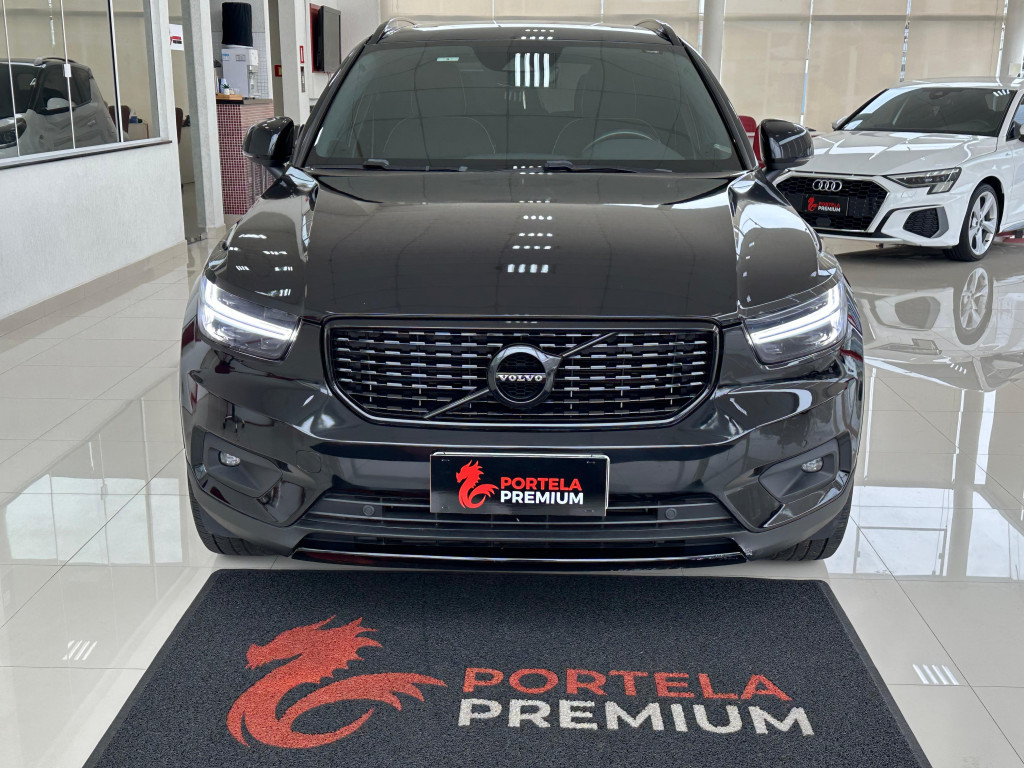 Imagem do veículo VOLVO XC40 2.0 T5 GASOLINA R-DESIGN AWD GEARTRONIC
