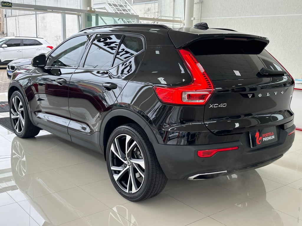 Imagem do veículo VOLVO XC40 2.0 T5 GASOLINA R-DESIGN AWD GEARTRONIC