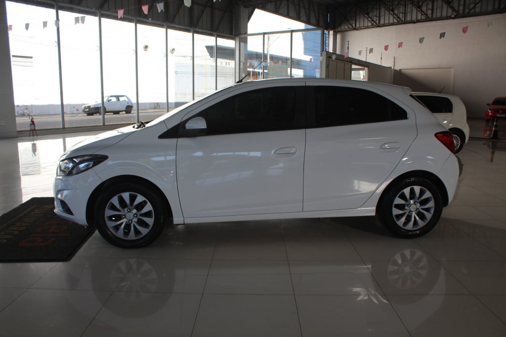 Imagem do veículo CHEVROLET ONIX 1.4 MPFI LT 8V FLEX 4P MANUAL