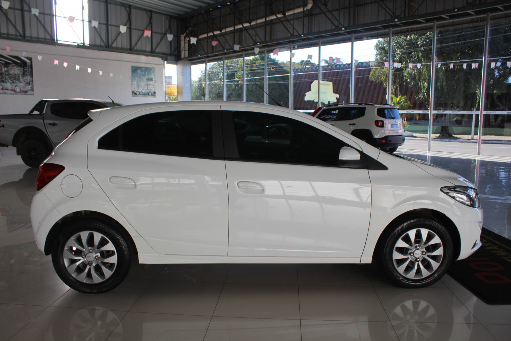 Imagem do veículo CHEVROLET ONIX 1.4 MPFI LT 8V FLEX 4P MANUAL