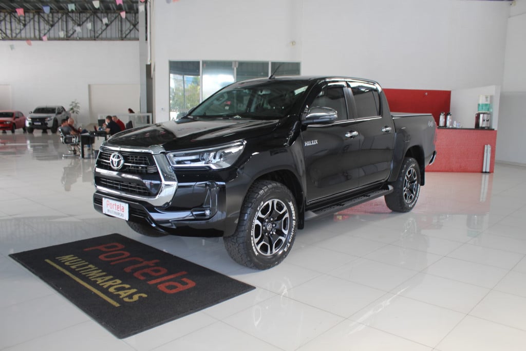 Imagem do veículo TOYOTA HILUX 2.8 D-4D TURBO DIESEL CD SRV 4X4 AUTOMÁTICO