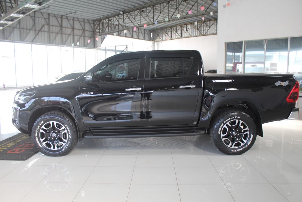 Imagem do veículo TOYOTA HILUX 2.8 D-4D TURBO DIESEL CD SRV 4X4 AUTOMÁTICO