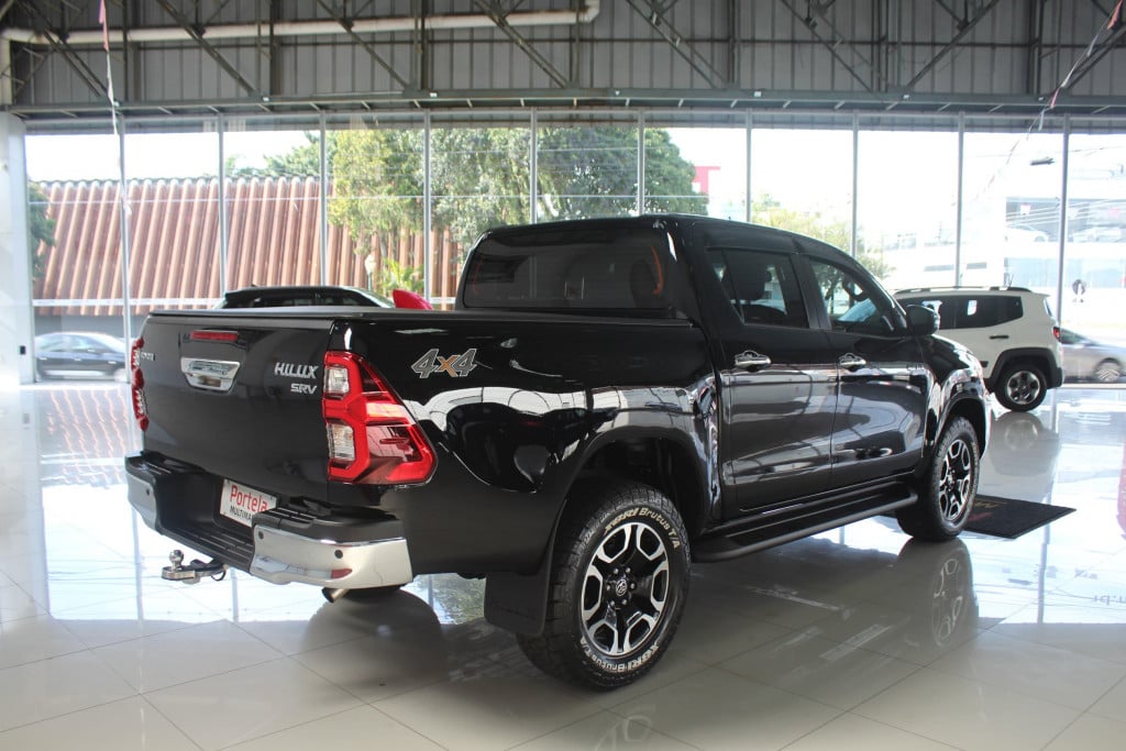Imagem do veículo TOYOTA HILUX 2.8 D-4D TURBO DIESEL CD SRV 4X4 AUTOMÁTICO