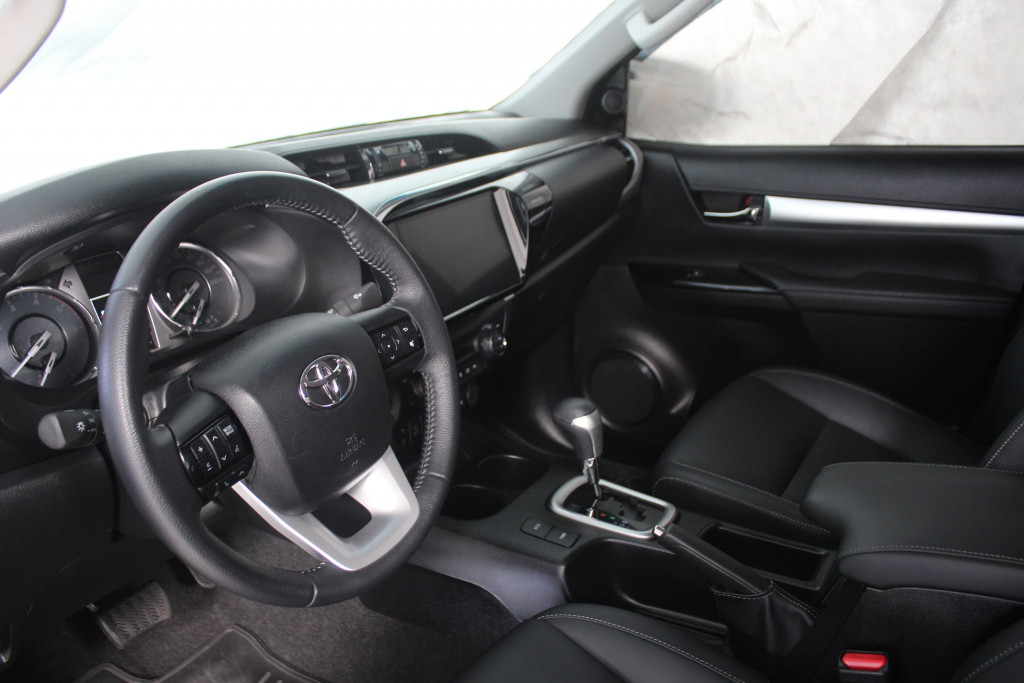 Imagem do veículo TOYOTA HILUX 2.8 D-4D TURBO DIESEL CD SRV 4X4 AUTOMÁTICO