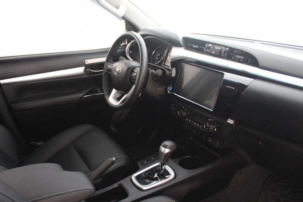 Imagem do veículo TOYOTA HILUX 2.8 D-4D TURBO DIESEL CD SRV 4X4 AUTOMÁTICO