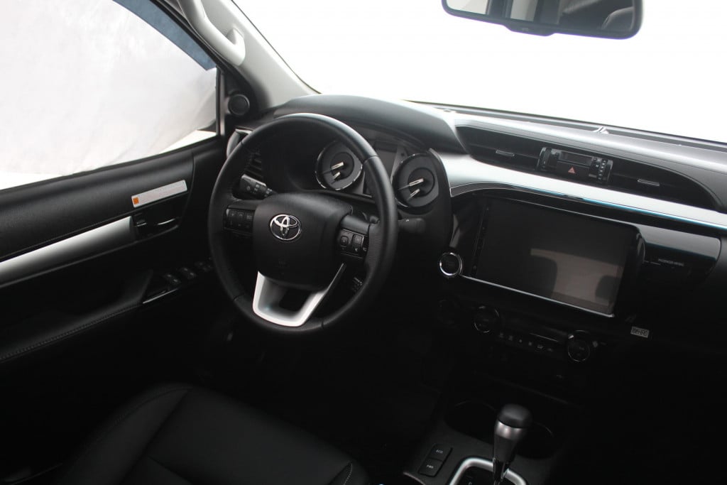 Imagem do veículo TOYOTA HILUX 2.8 D-4D TURBO DIESEL CD SRV 4X4 AUTOMÁTICO