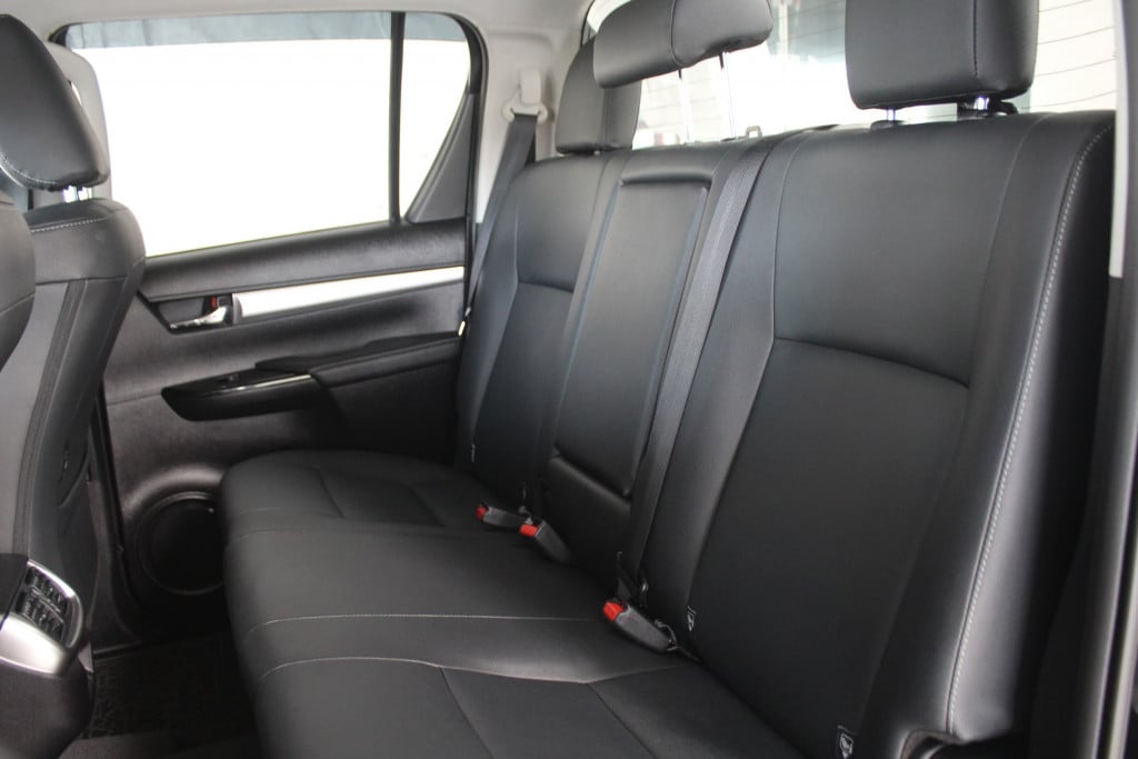 Imagem do veículo TOYOTA HILUX 2.8 D-4D TURBO DIESEL CD SRV 4X4 AUTOMÁTICO