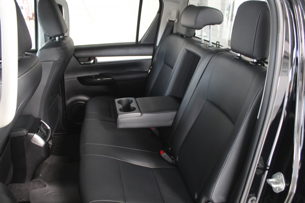 Imagem do veículo TOYOTA HILUX 2.8 D-4D TURBO DIESEL CD SRV 4X4 AUTOMÁTICO