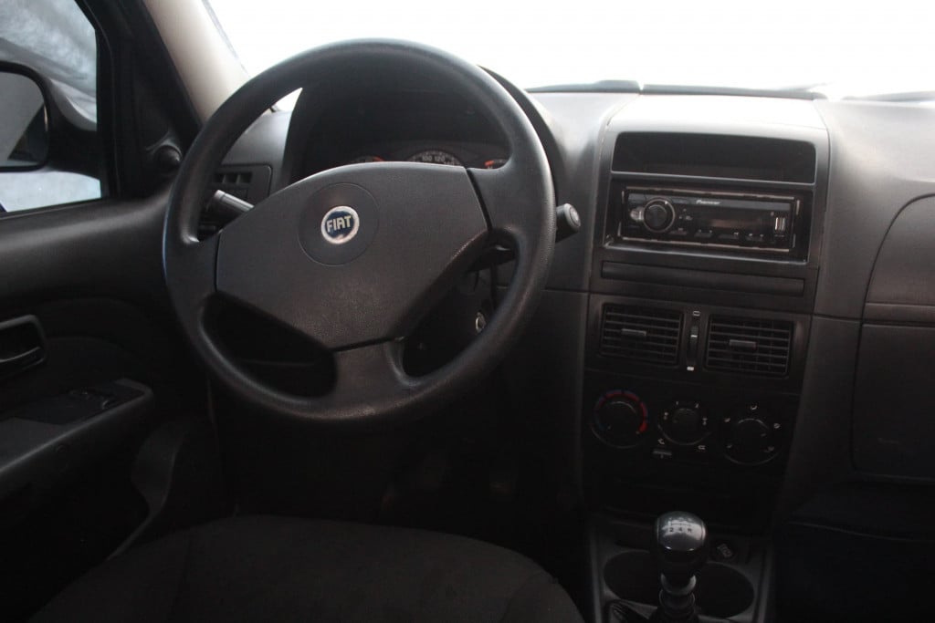 Imagem do veículo FIAT SIENA 1.0 MPI FIRE CELEBRATION 8V FLEX 4P MANUAL