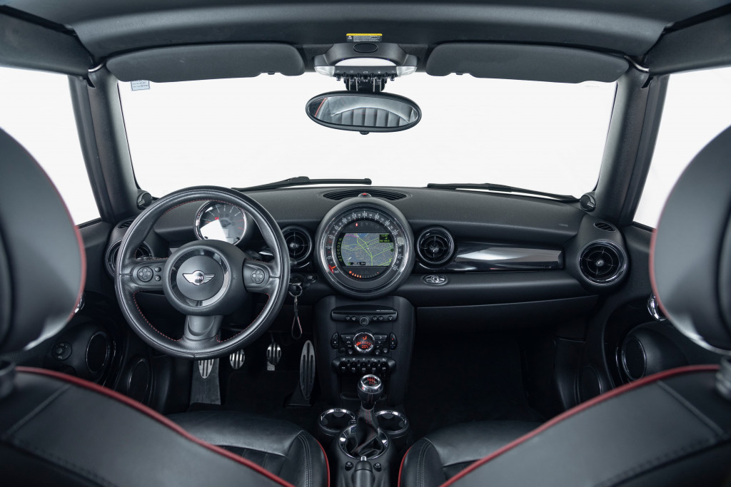 Imagem do veículo MINI JOHN COOPER WORKS 1.6 CABRIO 16V 211CV GASOLINA 2P MANUAL