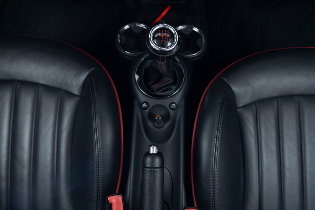 Imagem do veículo MINI JOHN COOPER WORKS 1.6 CABRIO 16V 211CV GASOLINA 2P MANUAL