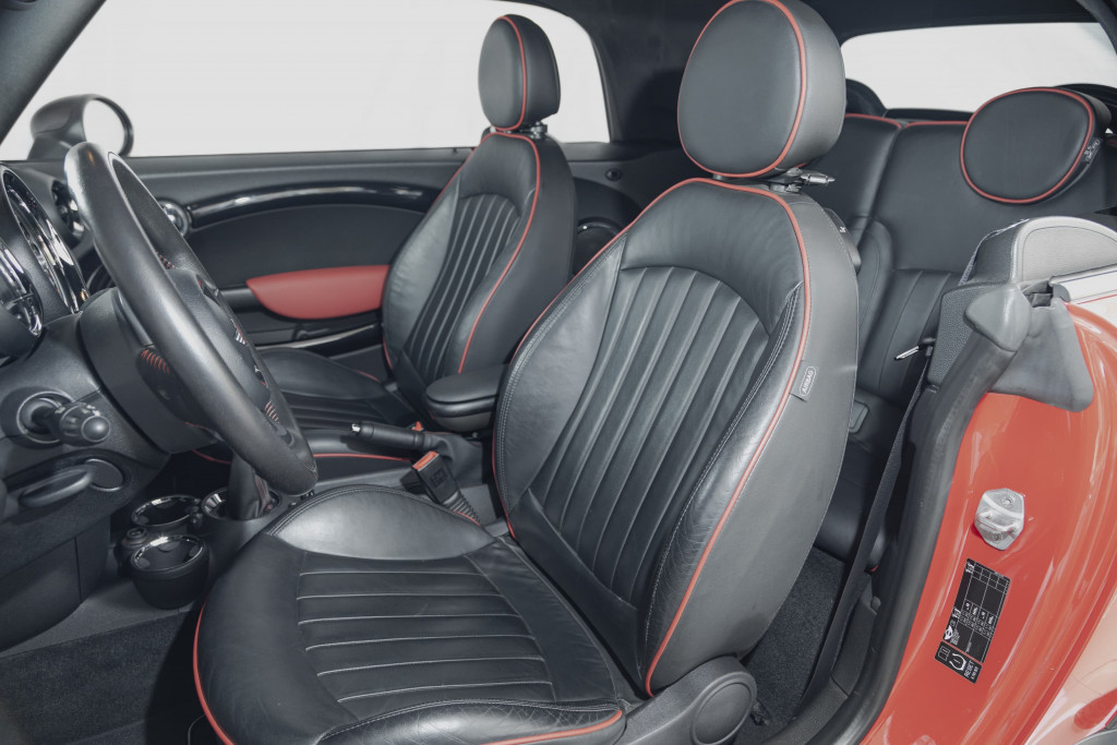 Imagem do veículo MINI JOHN COOPER WORKS 1.6 CABRIO 16V 211CV GASOLINA 2P MANUAL