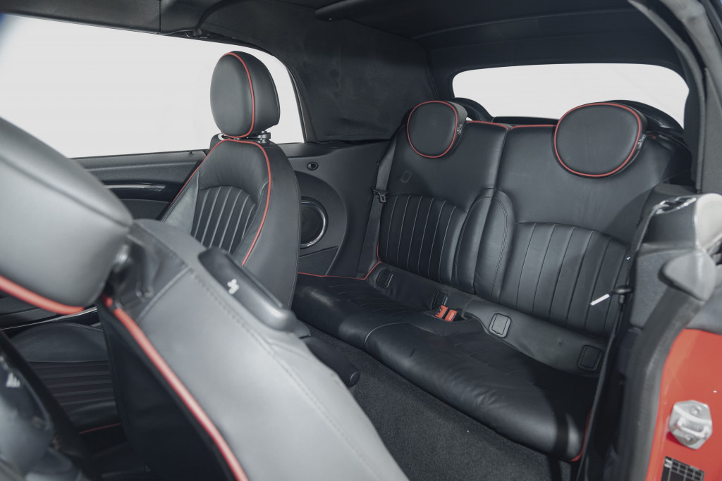 Imagem do veículo MINI JOHN COOPER WORKS 1.6 CABRIO 16V 211CV GASOLINA 2P MANUAL