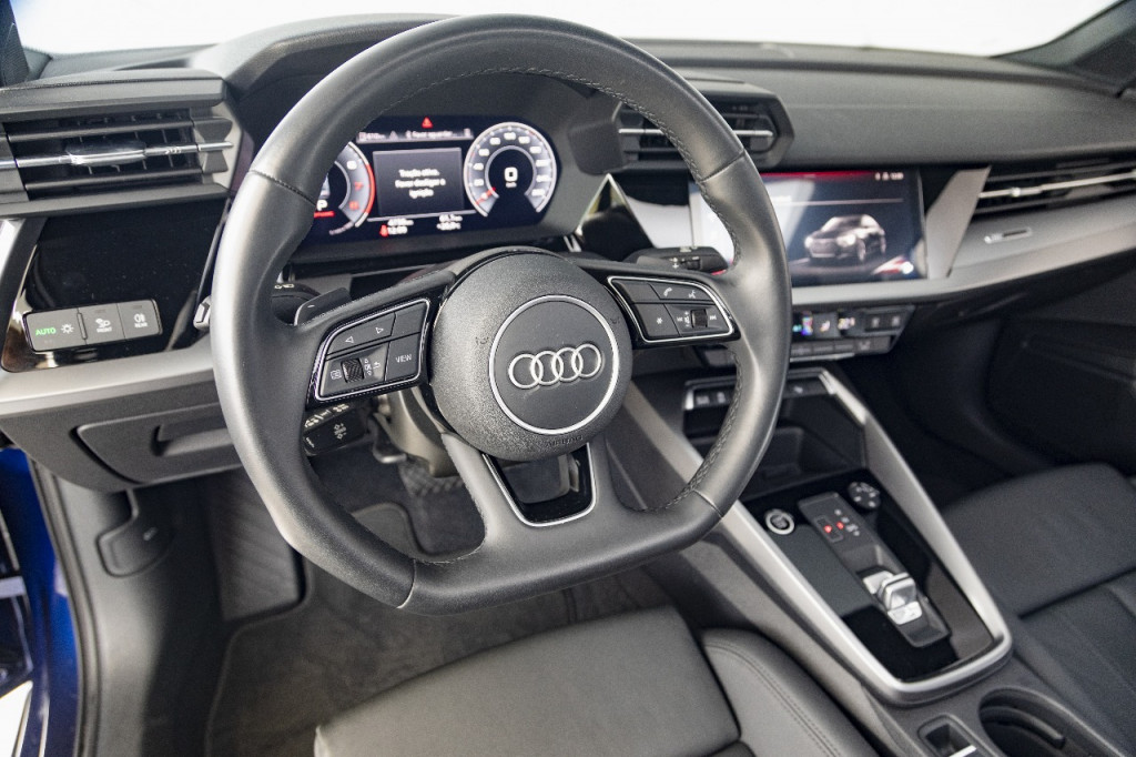 Imagem do veículo AUDI A3 2.0 TFSI GASOLINA SEDAN PERFORMANCE BLACK S-TRONIC