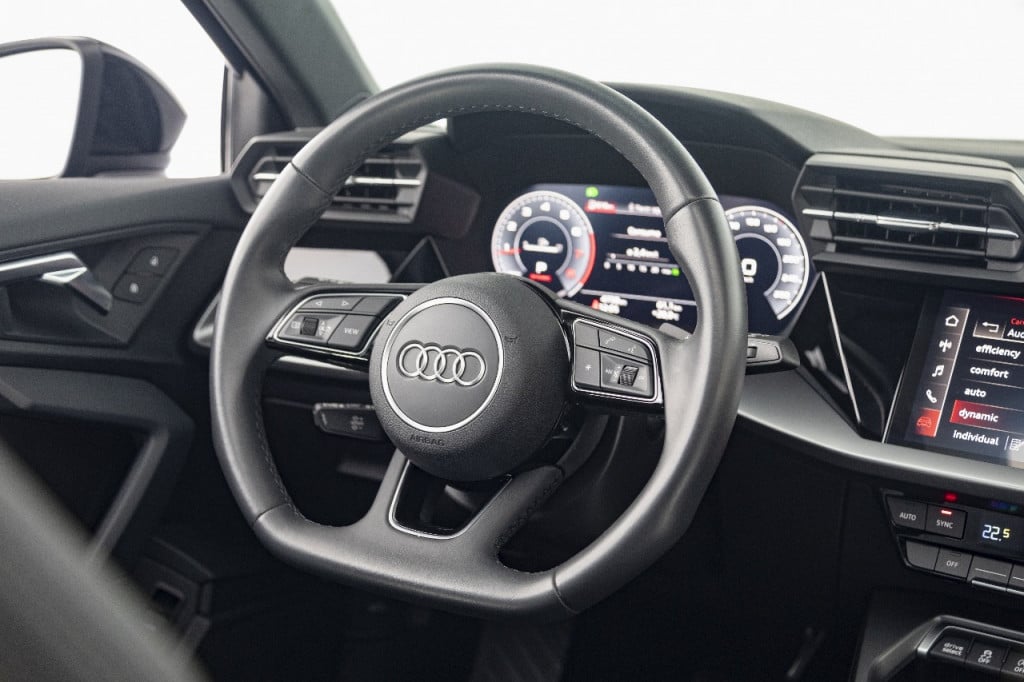 Imagem do veículo AUDI A3 2.0 TFSI GASOLINA SEDAN PERFORMANCE BLACK S-TRONIC