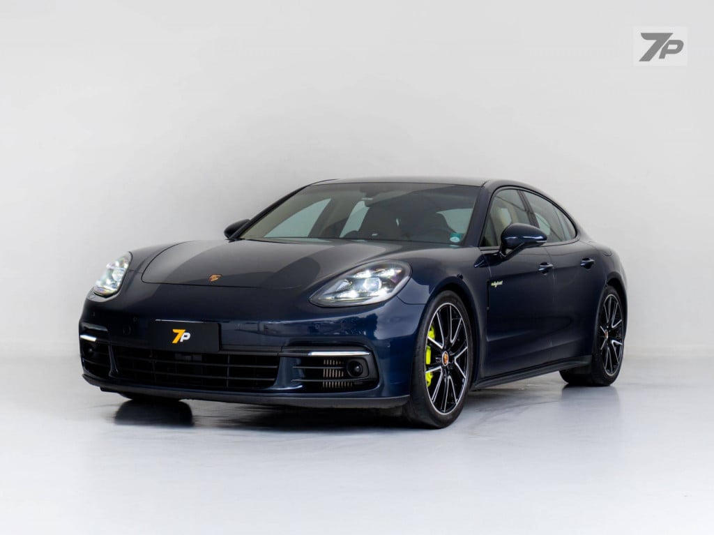PORSCHE PANAMERA 4 E-HYBRID