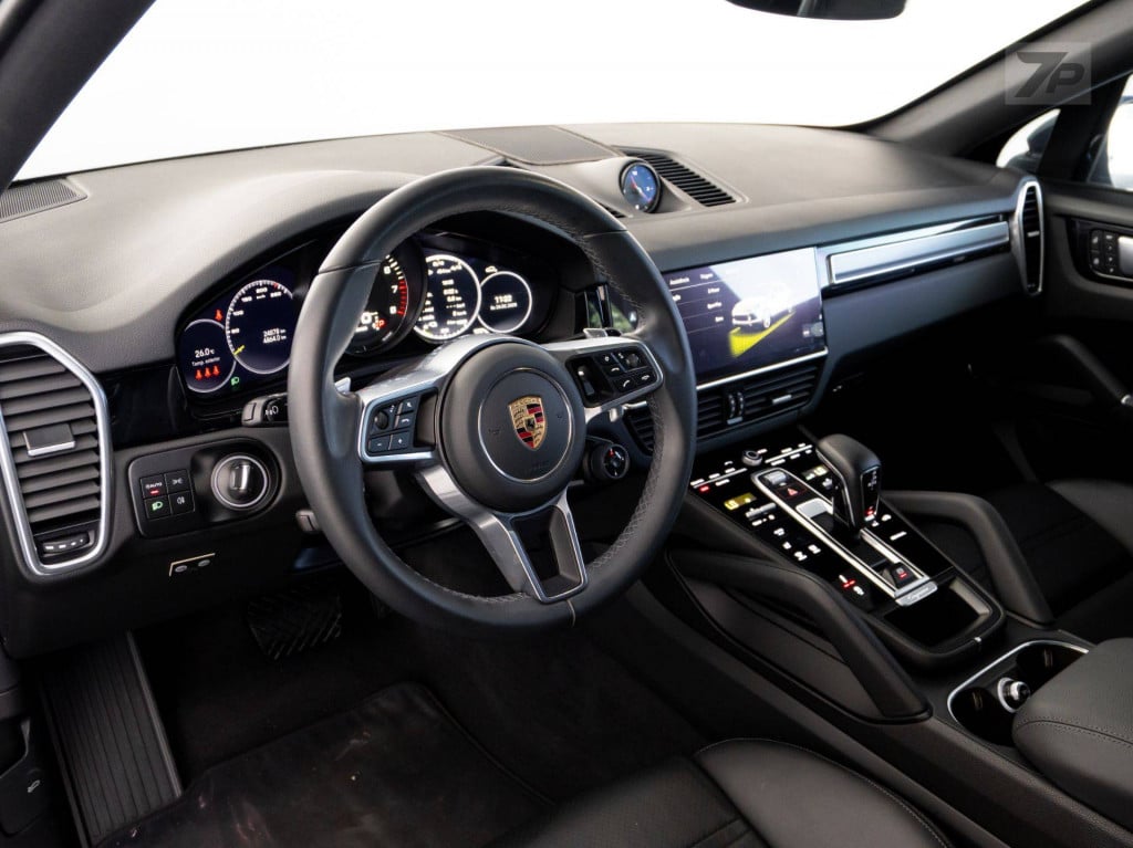 Imagem do veículo PORSCHE CAYENNE COUPÉ E-HYBRID PLATINUM EDITION BLINDADO