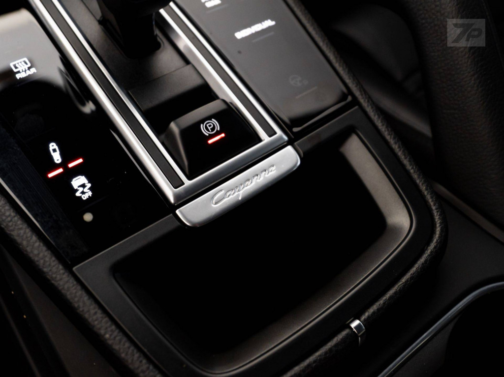 Imagem do veículo PORSCHE CAYENNE COUPÉ E-HYBRID PLATINUM EDITION BLINDADO
