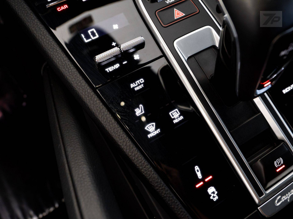 Imagem do veículo PORSCHE CAYENNE COUPÉ E-HYBRID PLATINUM EDITION BLINDADO