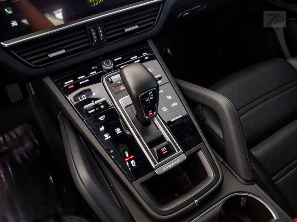 Imagem do veículo PORSCHE CAYENNE COUPÉ E-HYBRID PLATINUM EDITION BLINDADO