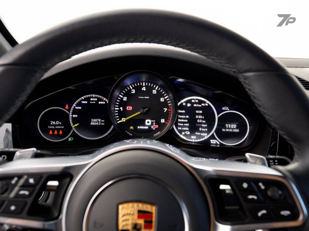 Imagem do veículo PORSCHE CAYENNE COUPÉ E-HYBRID PLATINUM EDITION BLINDADO