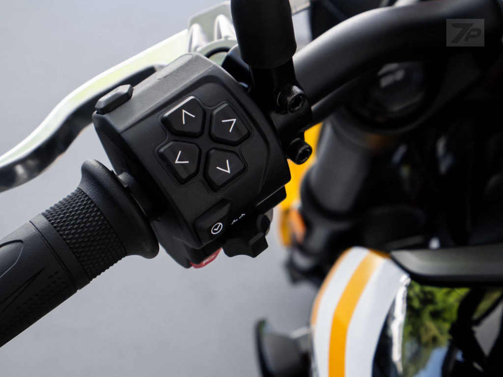 Imagem do veículo TRIUMPH TRIDENT 660 