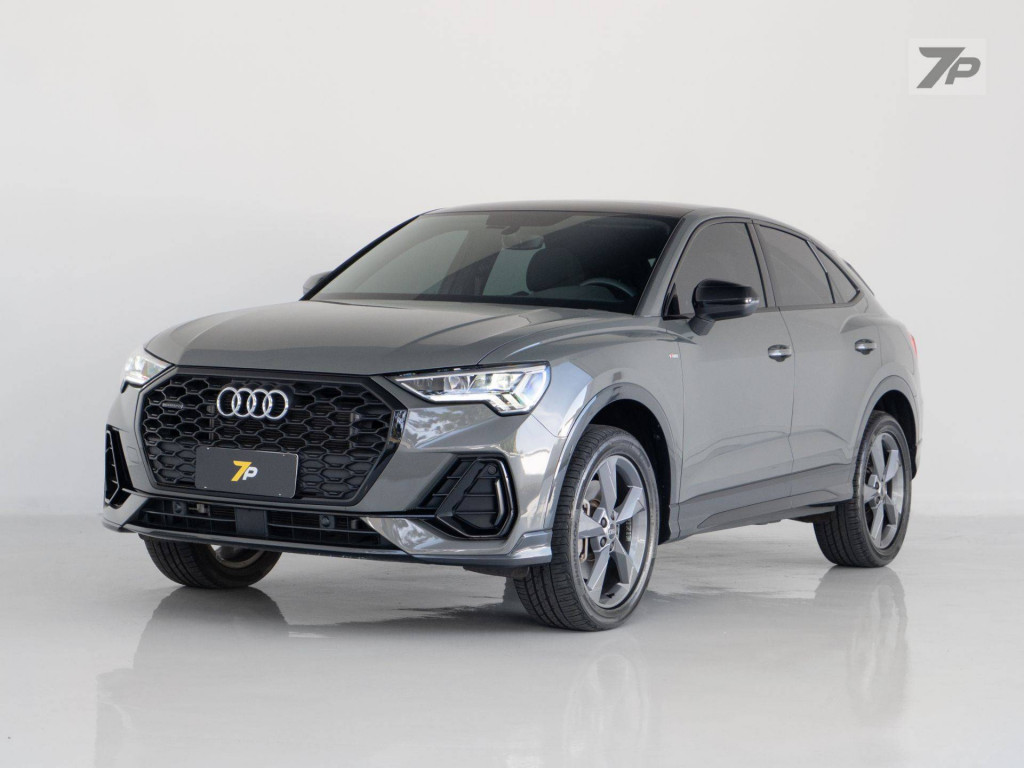 AUDI Q3 SPORTBACK PERFORMANCE BLACK