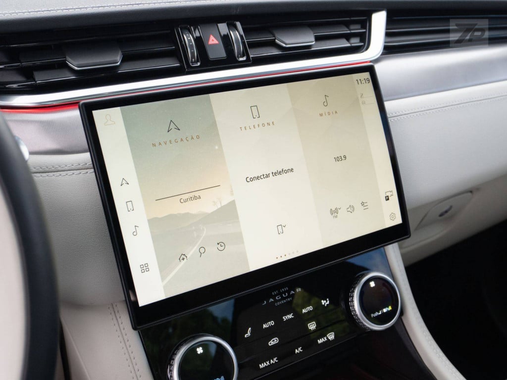 Imagem do veículo JAGUAR F-PACE PHEV R-DYNAMIC SE HIBRIDO