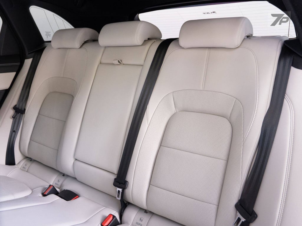 Imagem do veículo JAGUAR F-PACE PHEV R-DYNAMIC SE HIBRIDO