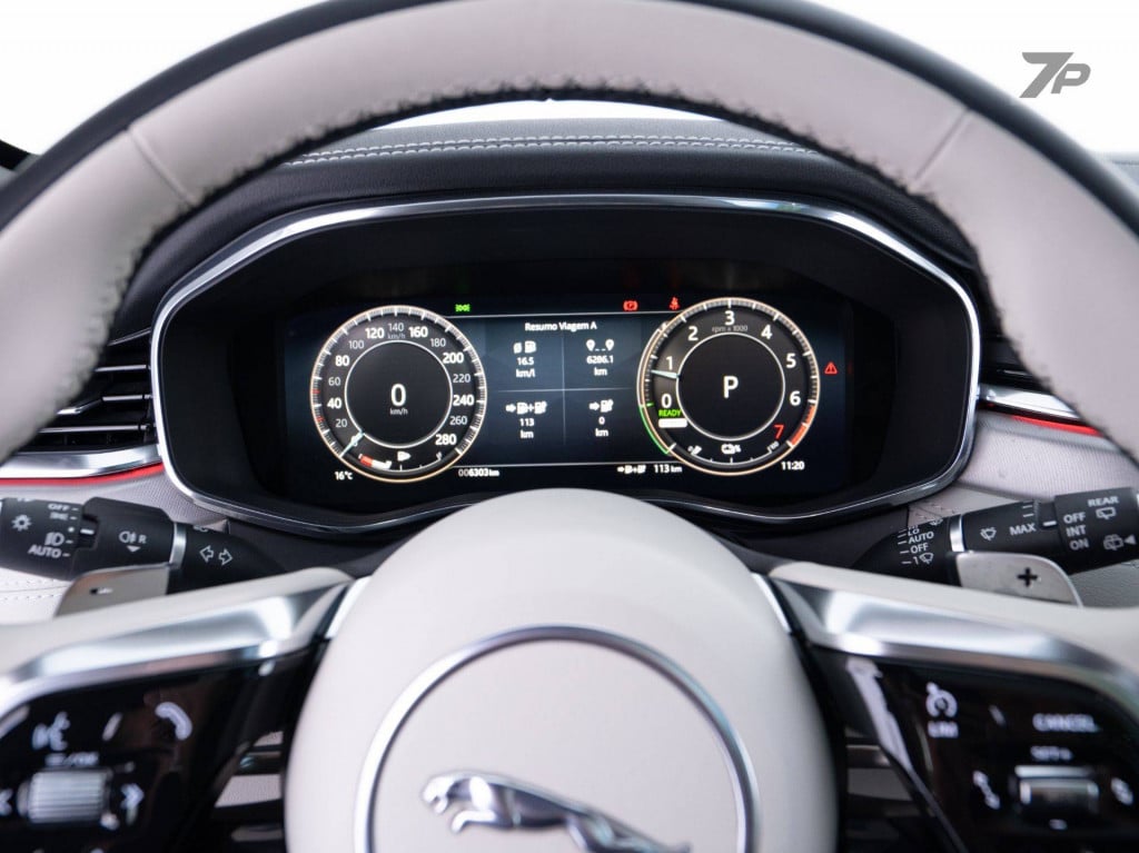 Imagem do veículo JAGUAR F-PACE PHEV R-DYNAMIC SE HIBRIDO
