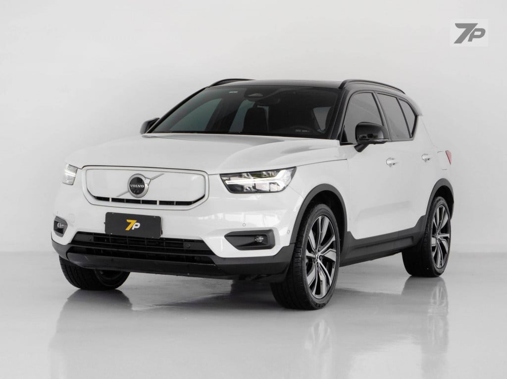 VOLVO - XC40
