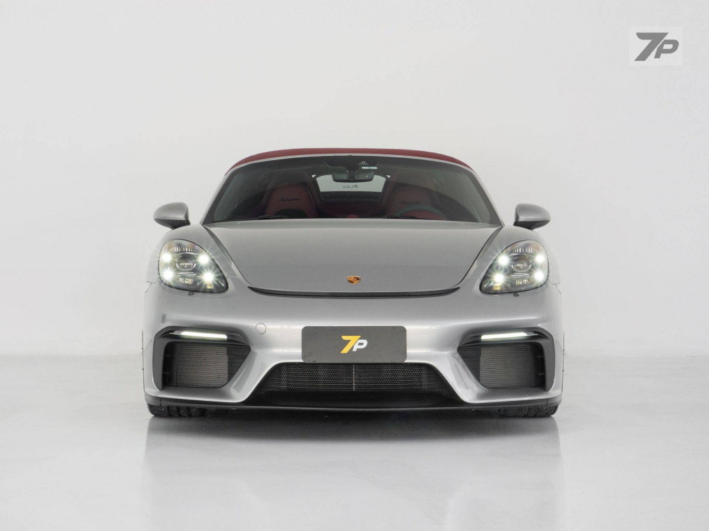 Imagem do veículo PORSCHE 718 SPYDER