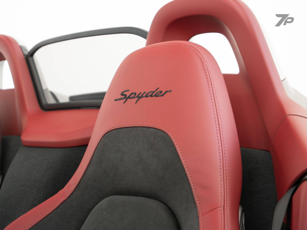 Imagem do veículo PORSCHE 718 SPYDER