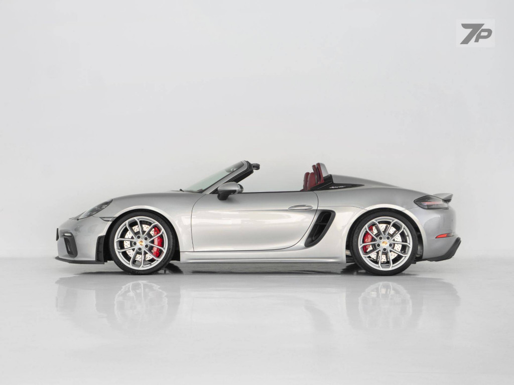 Imagem do veículo PORSCHE 718 SPYDER