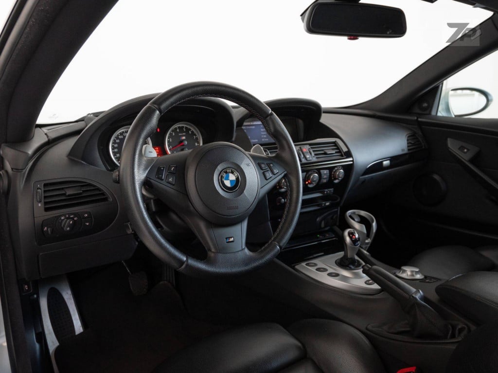 Imagem do veículo BMW M6 V10