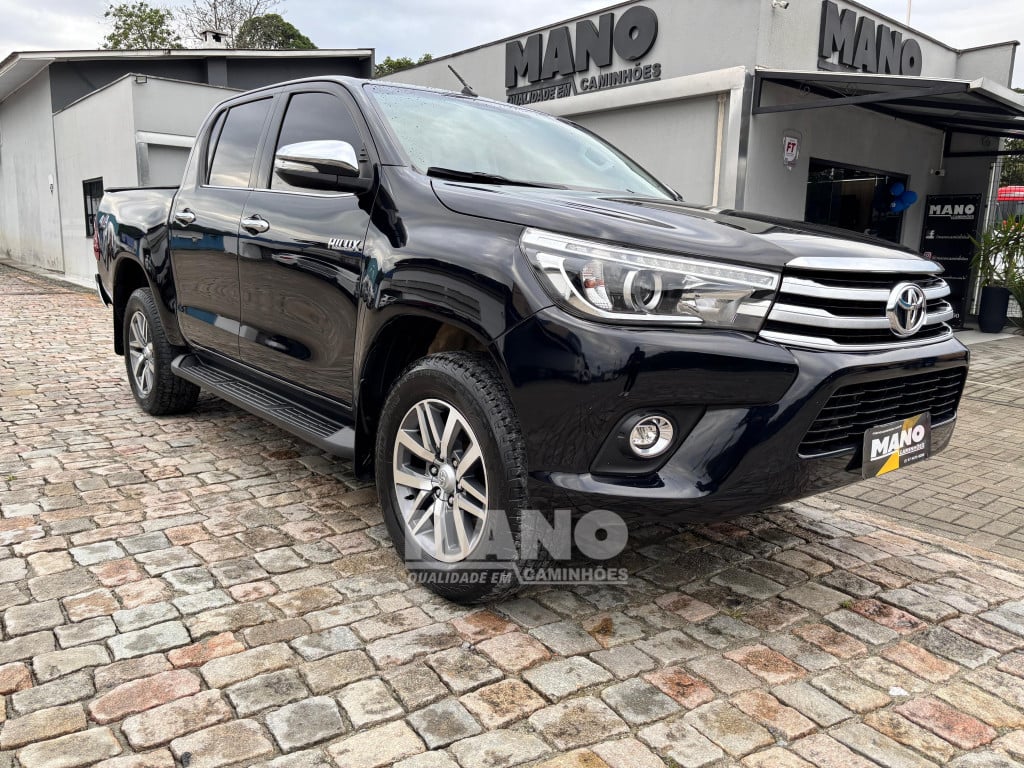 Imagem do veículo TOYOTA HILUX 2.8 D-4D TURBO DIESEL CD SRX 4X4 AUTOMÁTICO