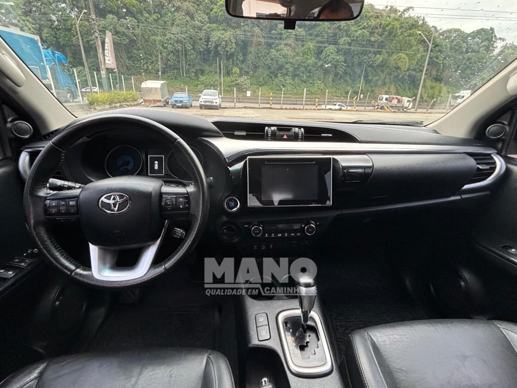 Imagem do veículo TOYOTA HILUX 2.8 D-4D TURBO DIESEL CD SRX 4X4 AUTOMÁTICO
