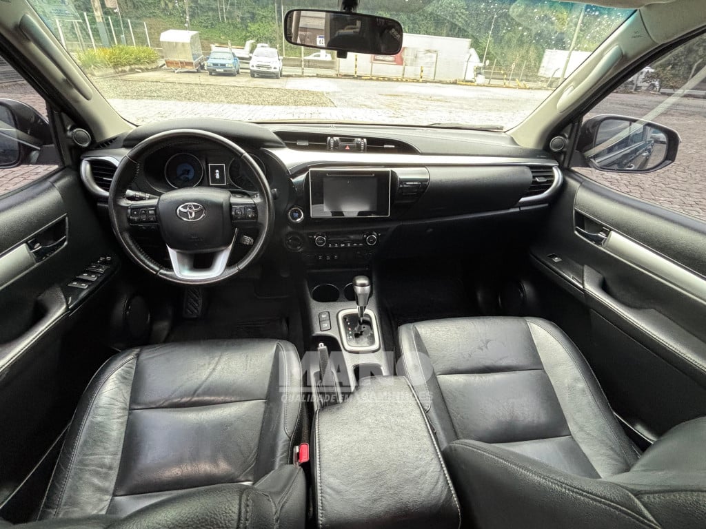 Imagem do veículo TOYOTA HILUX 2.8 D-4D TURBO DIESEL CD SRX 4X4 AUTOMÁTICO