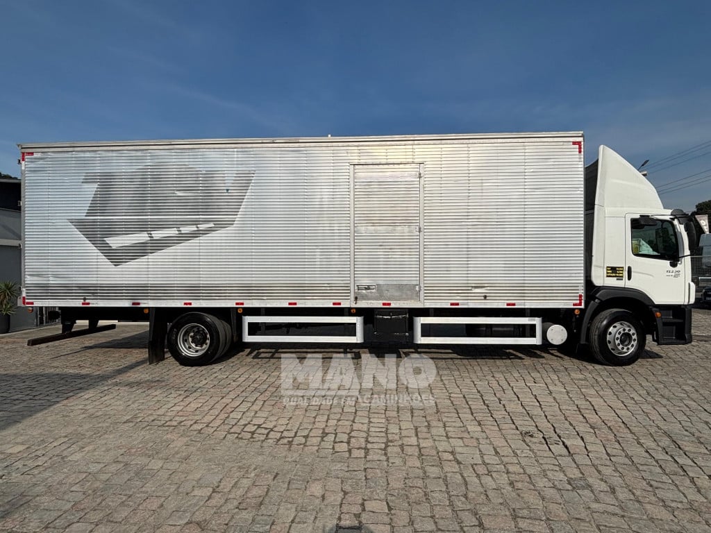 Imagem do veículo VOLKSWAGEN 17-230 CRM 4X2 4P