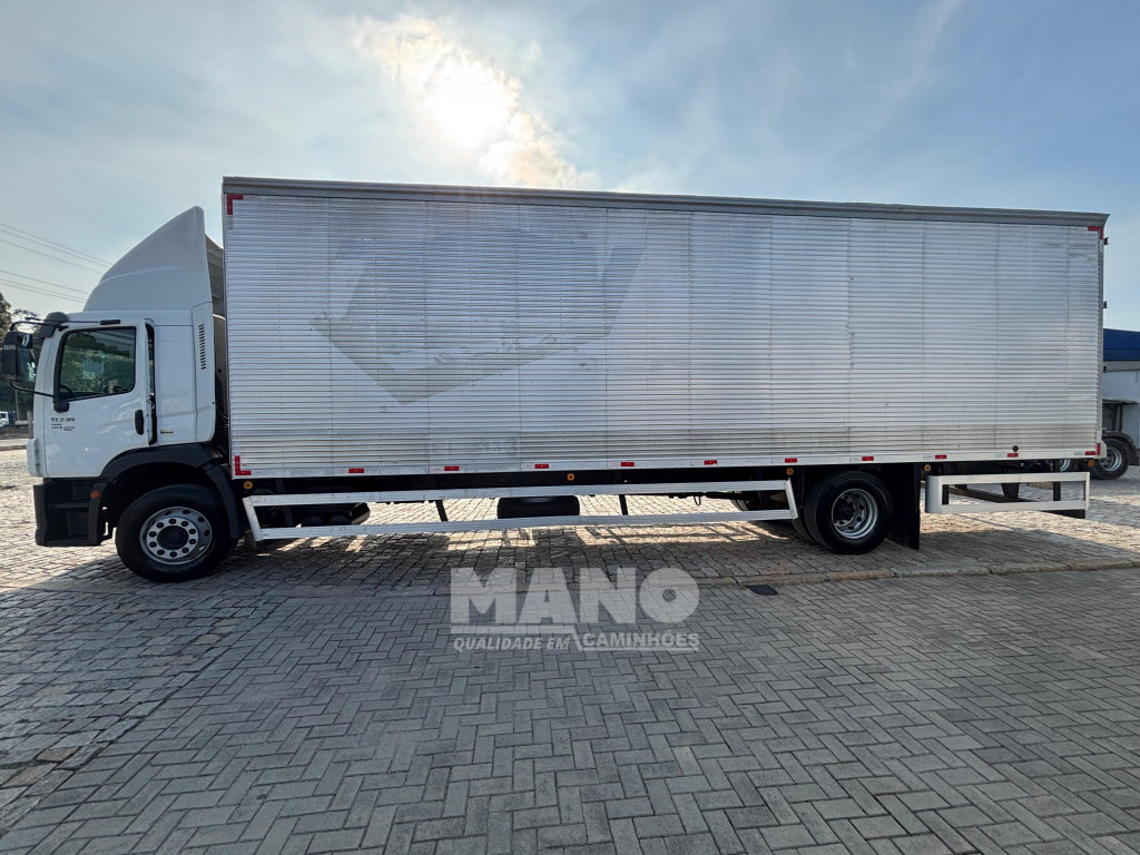 Imagem do veículo VOLKSWAGEN 17-230 CRM 4X2 4P