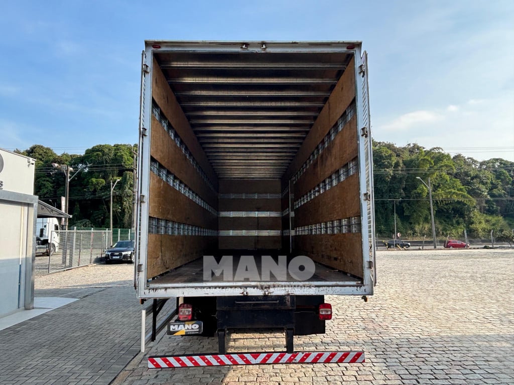 Imagem do veículo VOLKSWAGEN 17-230 CRM 4X2 4P