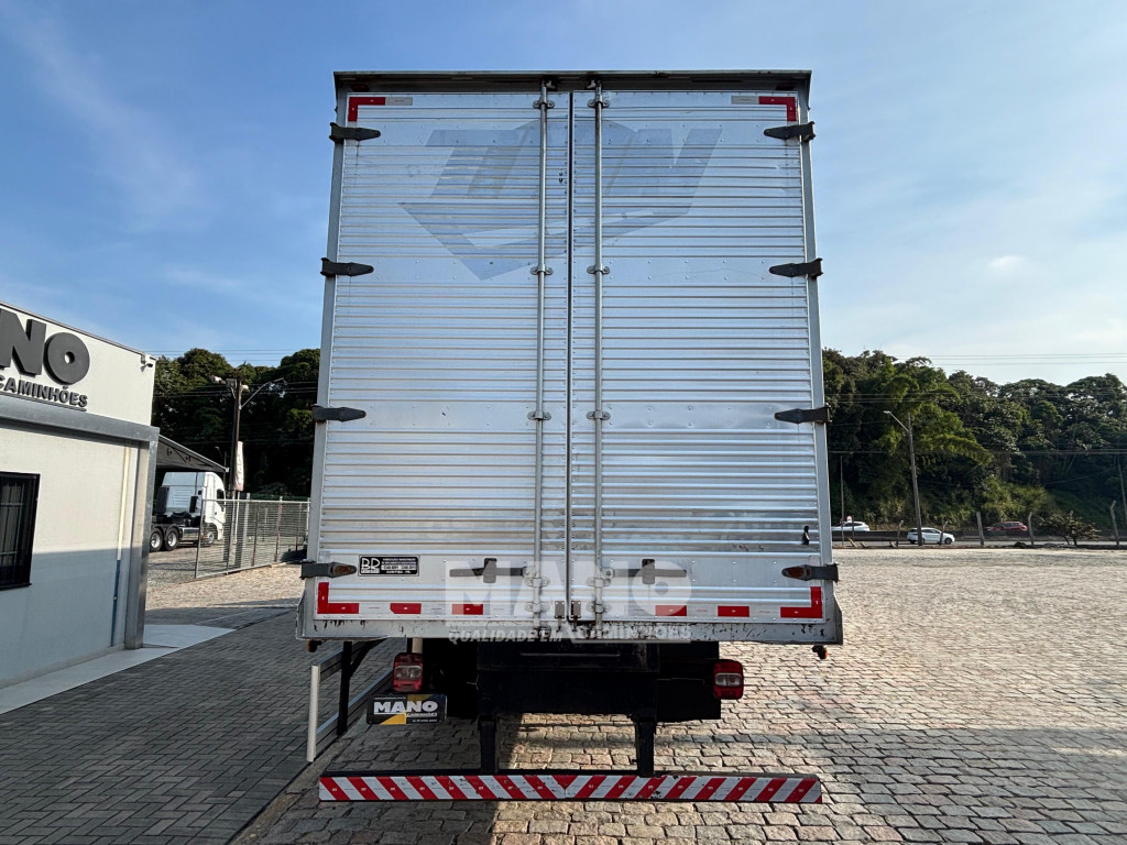 Imagem do veículo VOLKSWAGEN 17-230 CRM 4X2 4P