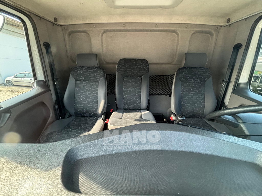 Imagem do veículo VOLKSWAGEN 17-230 CRM 4X2 4P