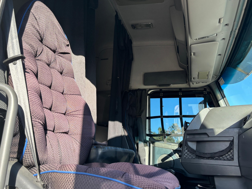 Imagem do veículo VOLVO FH 420 GLOBETROTTER 4x2 2p (diesel) (E5)