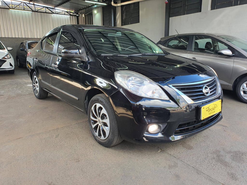 Nissan Versa 16sv Flex 2013
