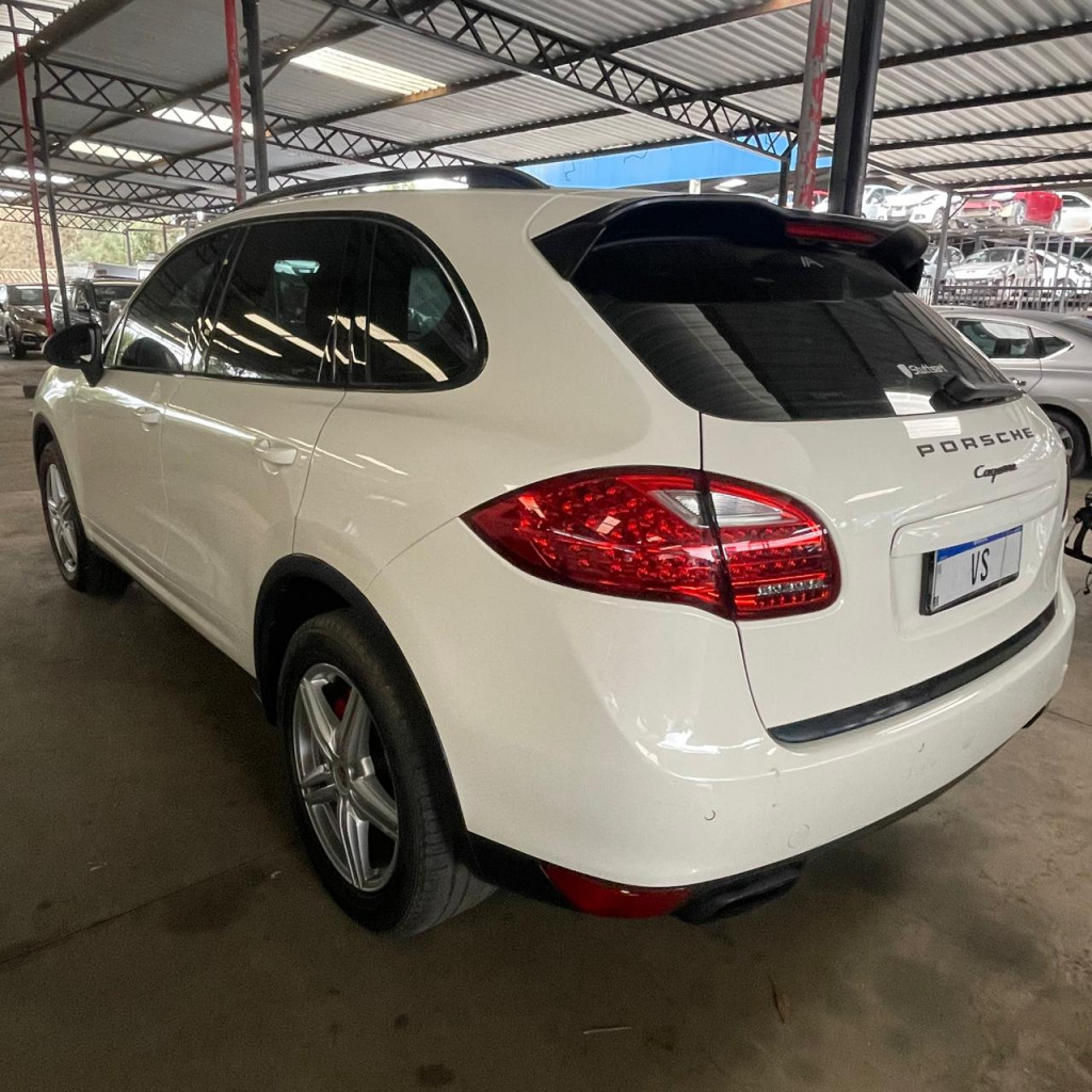 Imagem do veículo PORSCHE CAYENNE 3.0 V6 GASOLINA AWD TIPTRONIC S