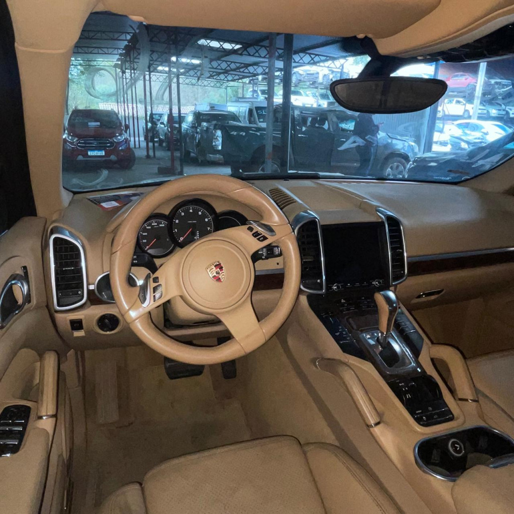 Imagem do veículo PORSCHE CAYENNE 3.0 V6 GASOLINA AWD TIPTRONIC S