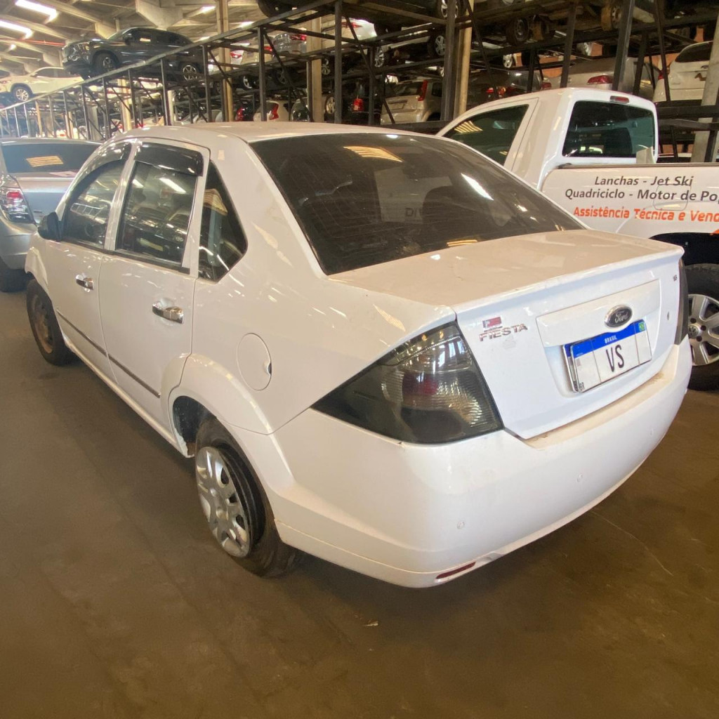 FORD FIESTA 1.6 ROCAM SEDAN 8V FLEX 4P MANUAL